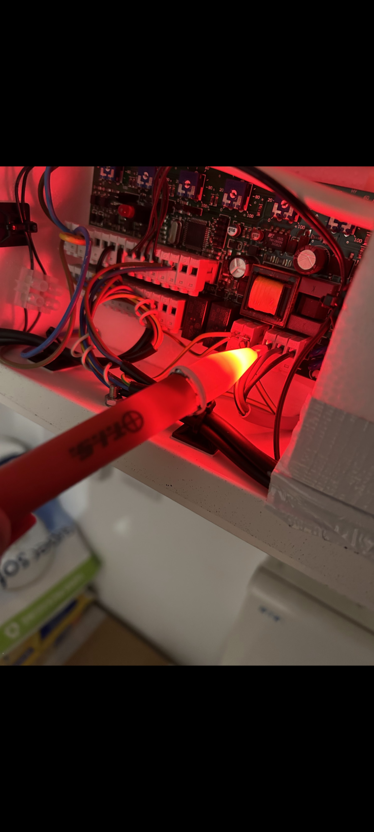 Red fault light on an MVHR unit
